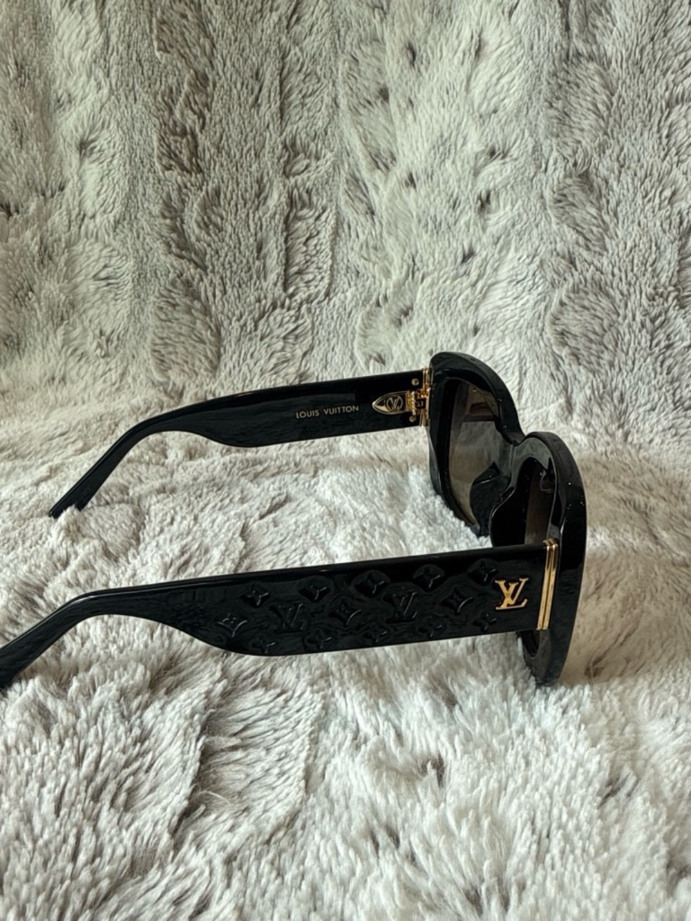 Louis Vuitton Black Monogram Acetate Sunglasses with Gold Accents - Picture 2 of 4